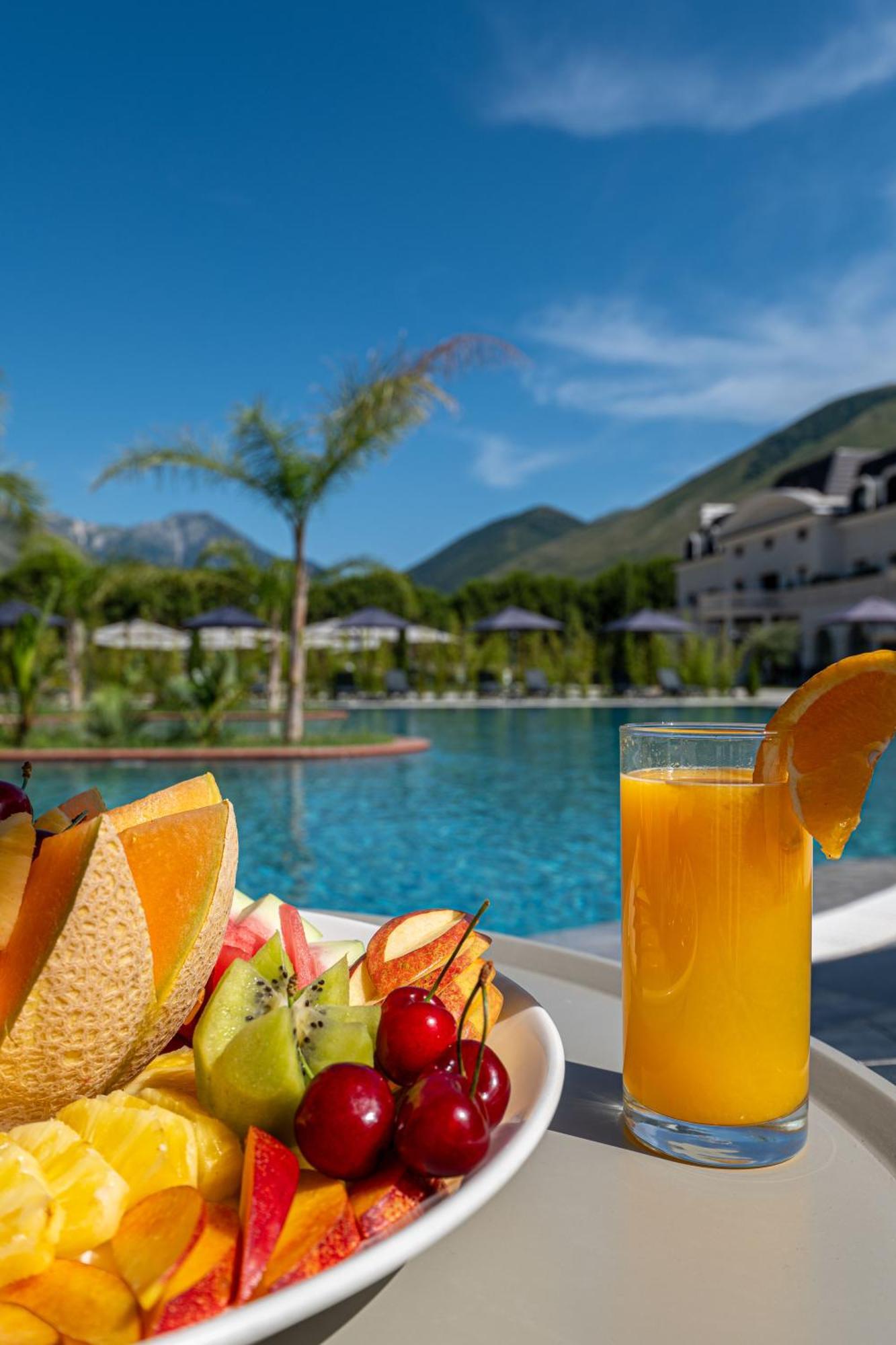 Acros Resort فلورا المظهر الخارجي الصورة