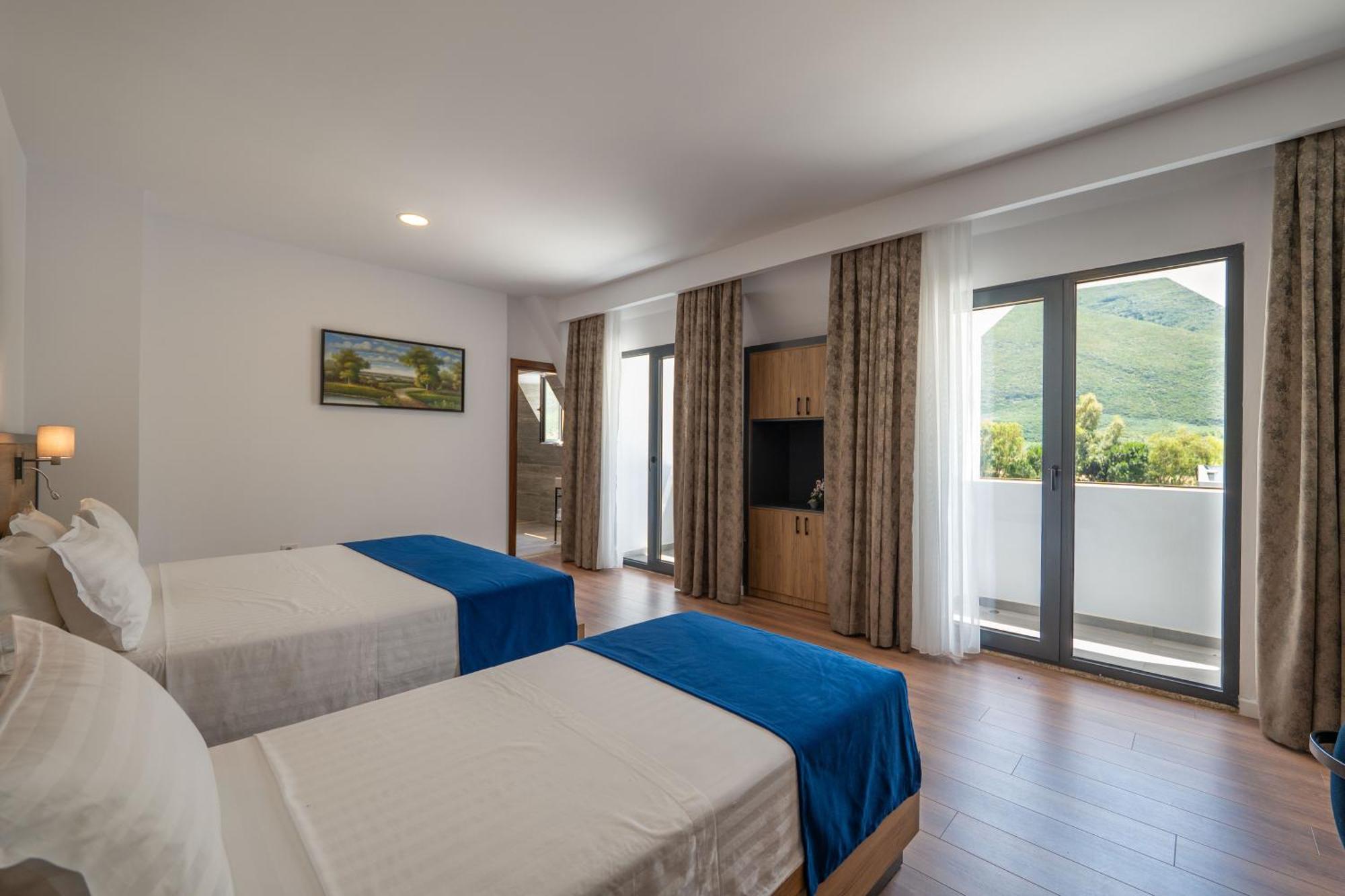 Acros Resort فلورا المظهر الخارجي الصورة