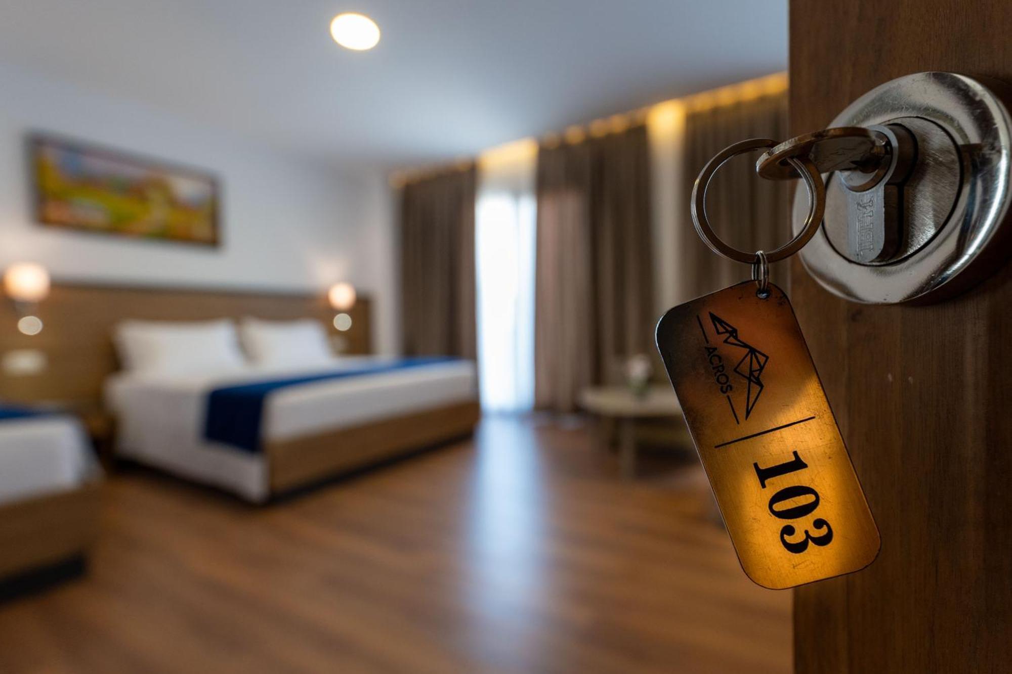 Acros Resort فلورا المظهر الخارجي الصورة