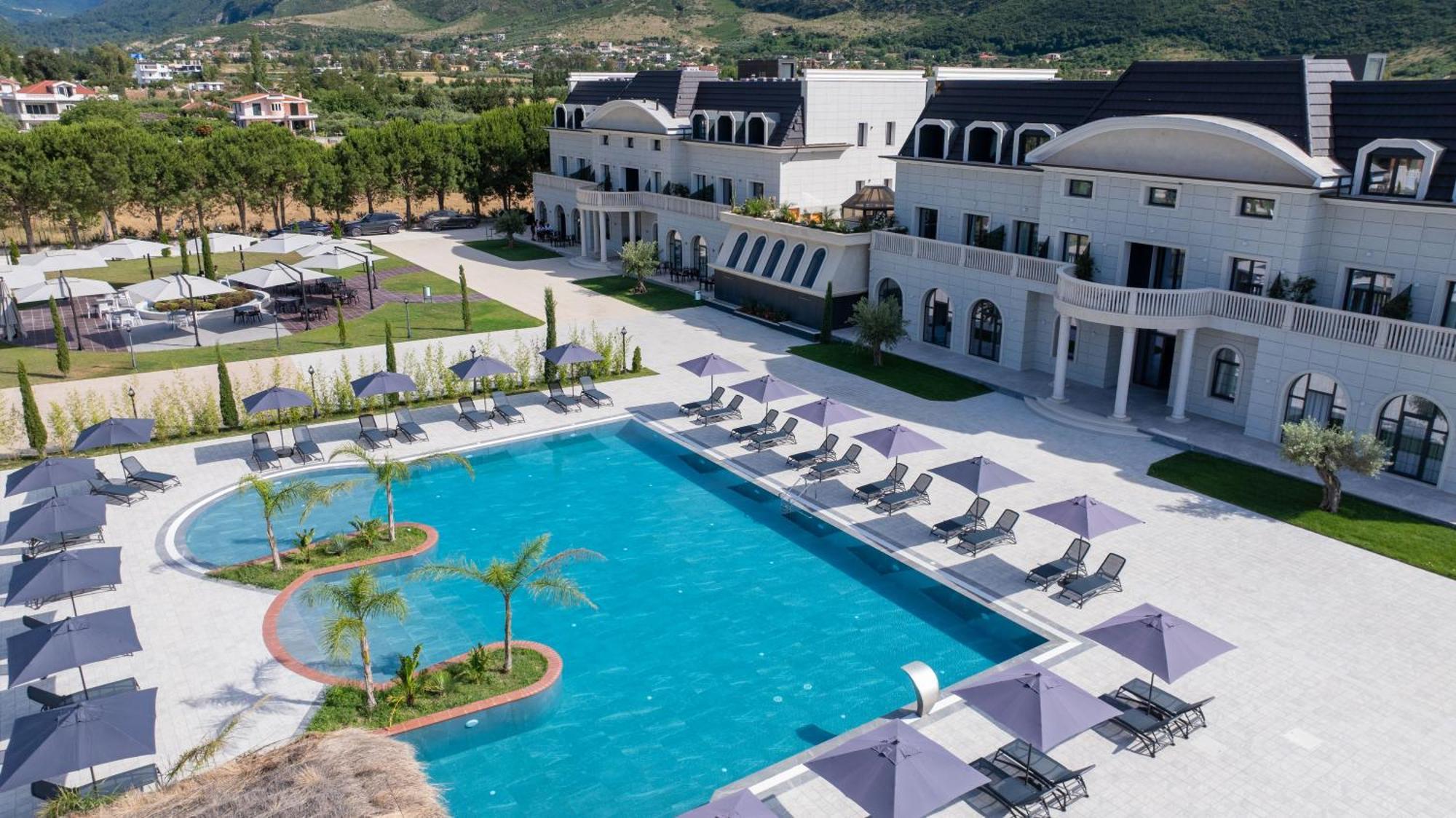 Acros Resort فلورا المظهر الخارجي الصورة