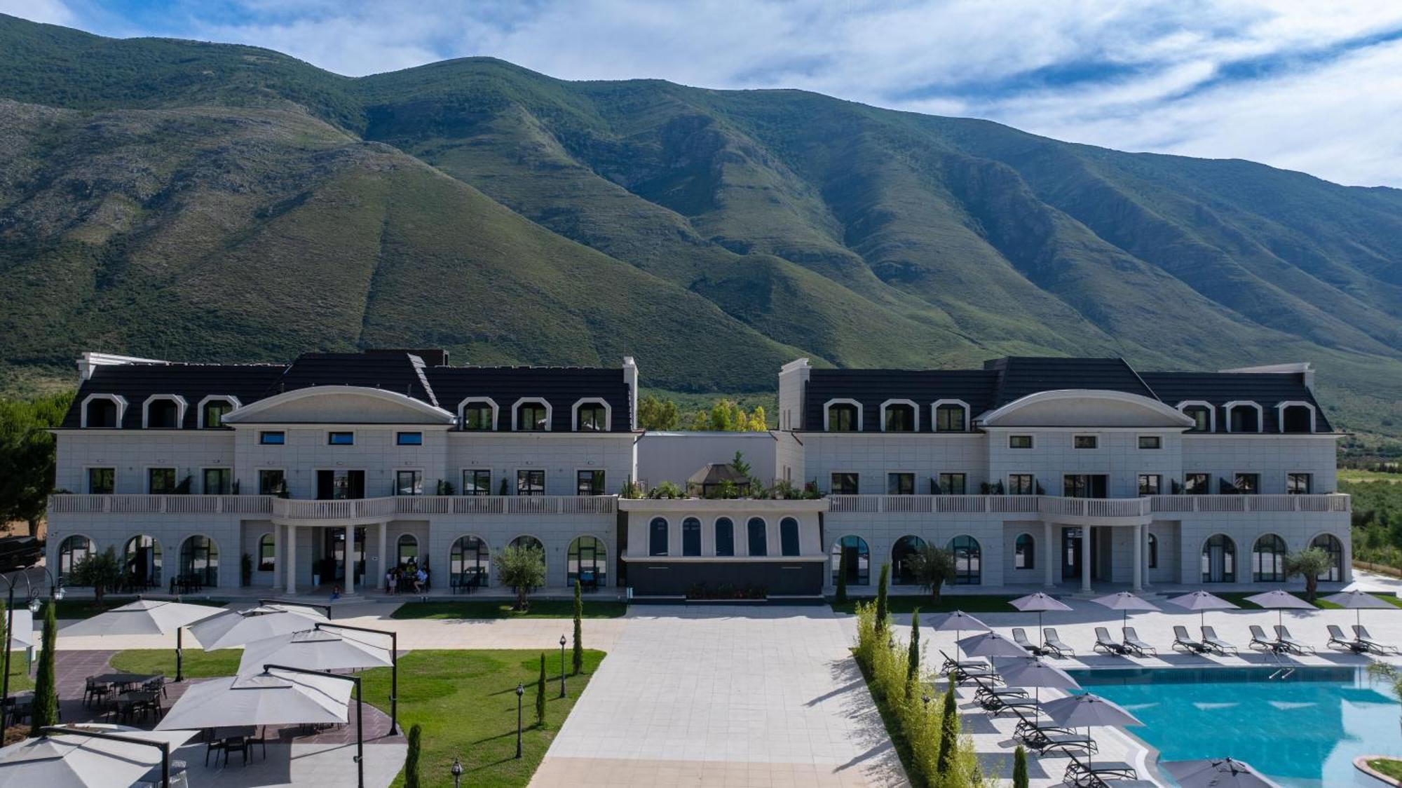 Acros Resort فلورا المظهر الخارجي الصورة