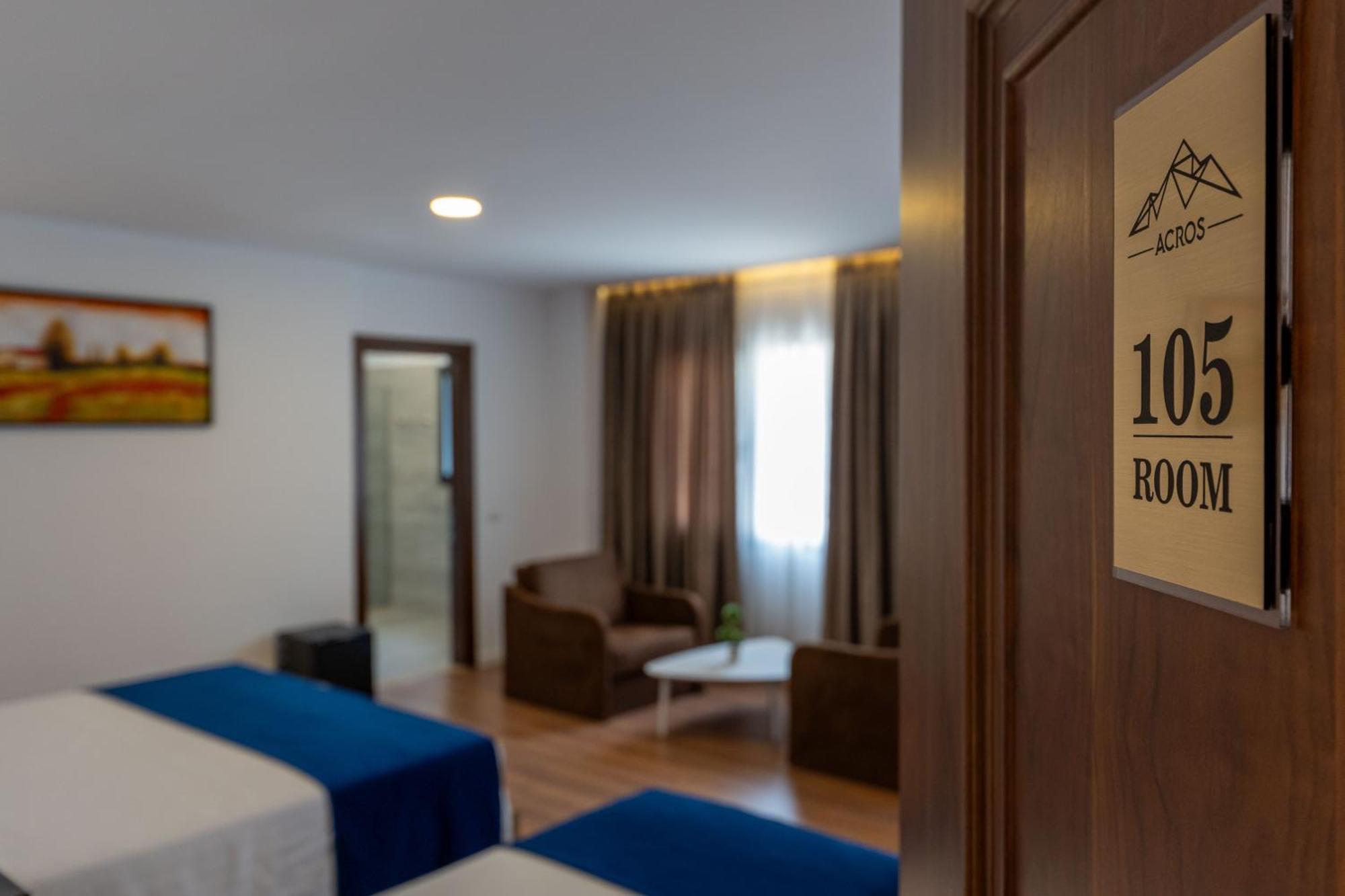 Acros Resort فلورا المظهر الخارجي الصورة